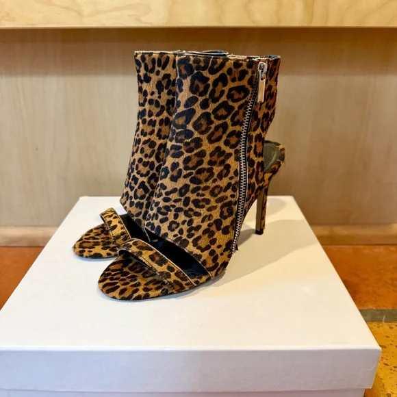 NWT Charles David Crosser Calf Hair Leopard Print Open Toe Heels - Picture 3 of 15